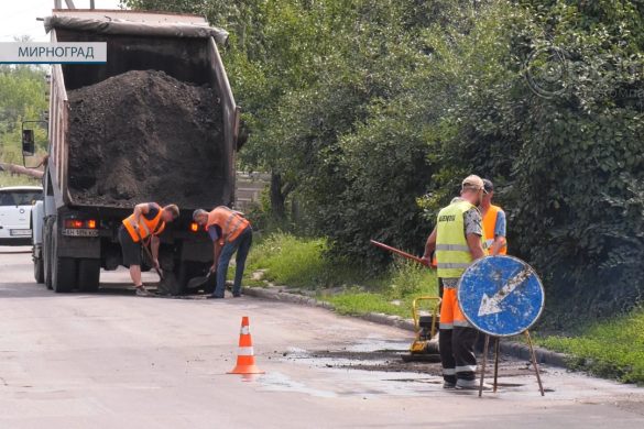 Замість капітальних робіт – поточні. У Мирнограді ремонтують міські дороги