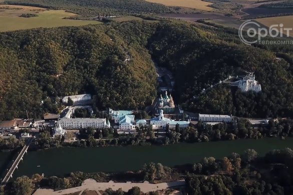 СПЕЦРЕПОРТАЖ. Не опускають рук і вірять у Перемогу. Курортний Святогірськ після чотирьох місяців окупації