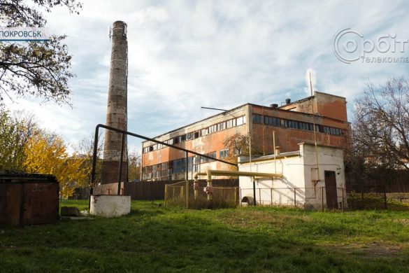 Водою систему тепломереж Покровська заповнили. Тепер клопоту завдають численні пориви