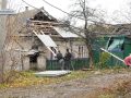 Шифер, ОБС, дошки та бруси. Комунальники продовжують ліквідовувати наслідки останніх обстрілів Покровська