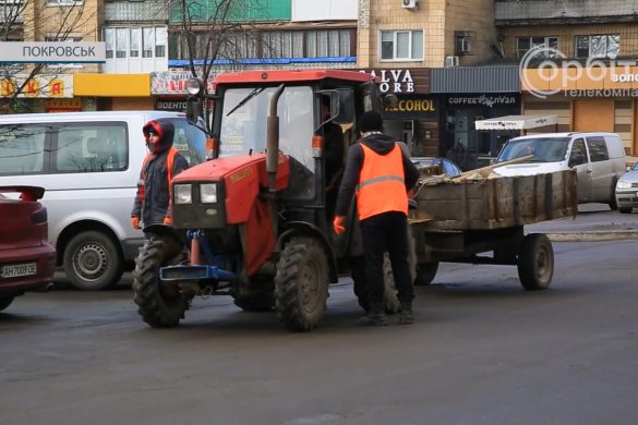 У Покровську стартувала боротьба із вибоїнами та ожеледицею