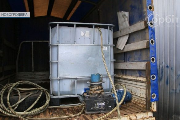 Донеччина. Життя на лінії фронту. У Новогродівці розпочали підвозити безкоштовну питну воду