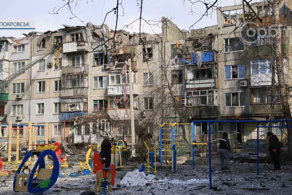 Обстріл Покровська: жертви серед населення і знищені поверхи житлового будинку