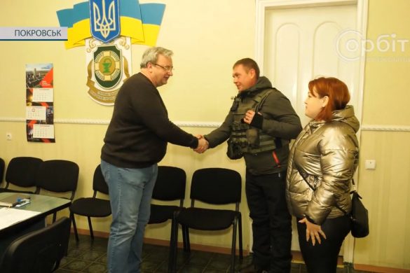 Покровська КЛІЛ через волонтерів допомагає мешканцям Авдіївки медикаментами