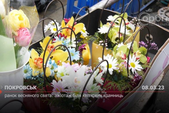 Ранок весняного свята: ажіотаж біля квіткових крамниць
