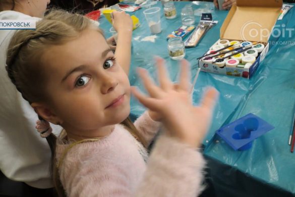 Майстер-клас для дітей: гіпсові сувеніри у подарунок мамам та бабусям