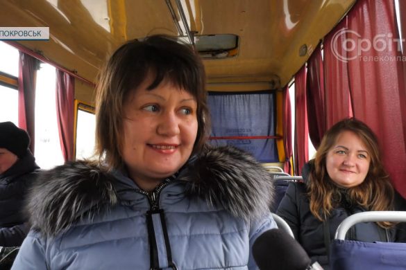 Водій покровської маршрутки підготував подарунок для пасажирок