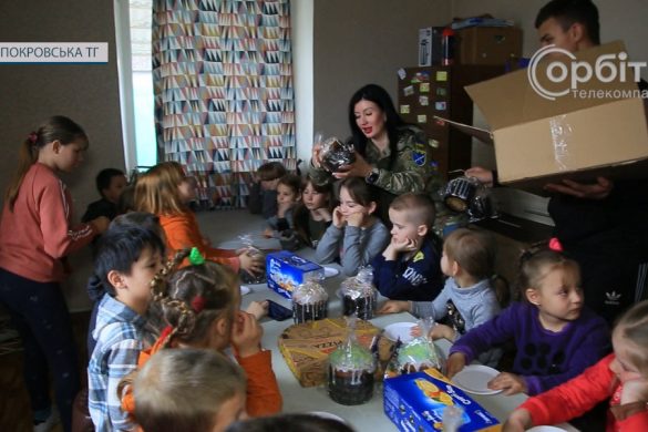 До вихованців денного центру перебування дітей у селищі Шевченко із подарунками завітали військові