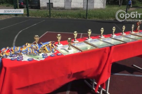 У Добропіллі для випускників ДЮСШ та секції футболу організували дружні змагання