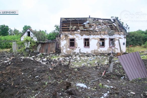 Росіяни вчергове обстріляли приватні будинки у селищі Шевченко