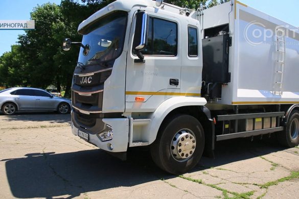 У Мирнограді придбали новий сміттєвоз