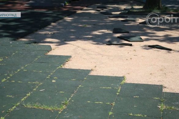 У Мирнограді вандали зіпсували дитячий майданчик у парку відпочинку