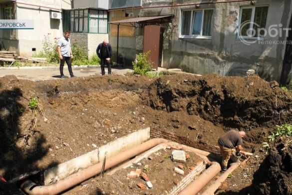 За два тижні у м-ні «Лазурний» замінили близько 100 м тепломережі