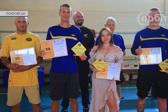 Волейбол та шахи. У професійне свято тренери Покровської громади пройшли випробування