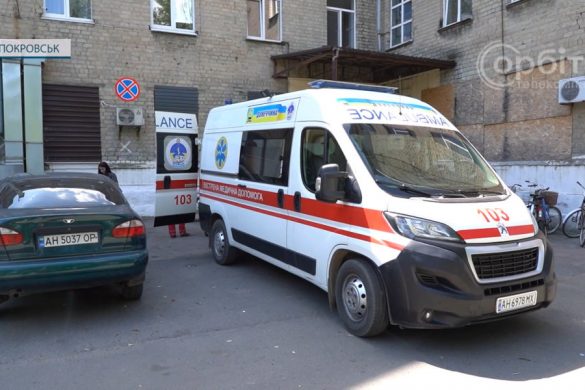 Діти, дорослі та працівники екстрених служб. Покровська КЛІЛ приймає поранених у результаті обстрілу