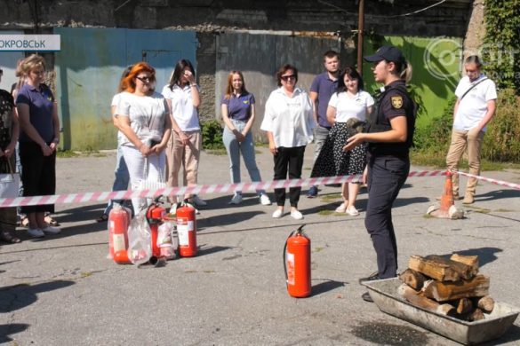 Працівники структурних підрозділів Покровської МВА опанували вогнегасники