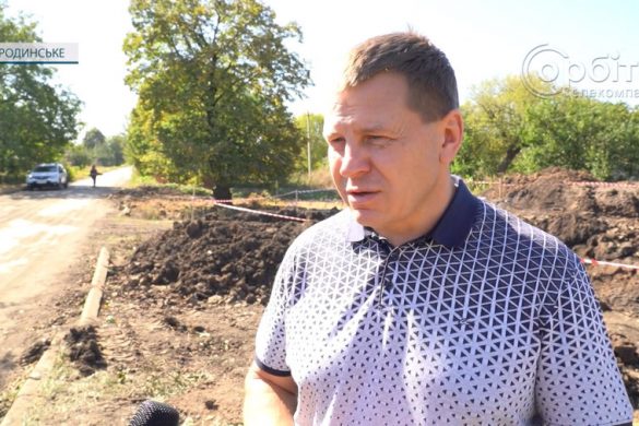 Ремонтують будинки та мережі. У Родинському усувають наслідки обстрілу 21 вересня