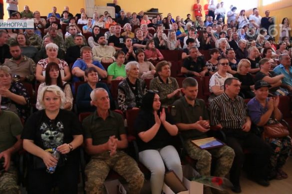 Із сумом та надією. Мирноград відзначив День захисників та захисниць України