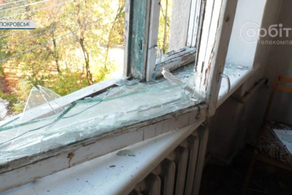 Лагодять будівлі та планують переїзд. Покровськ оговтується після подвійного обстрілу 13 жовтня
