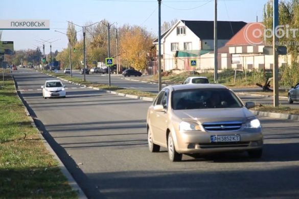 Перевезення дітей та увімкнене світло. В Україні оновили правила дорожнього руху