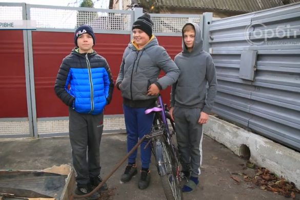 Вода і гуманітарна допомога – головне у воєнний час. Мешканці села Рівне чекають миру