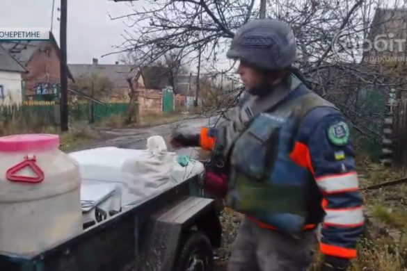 Волонтер Іван Суботін евакуював з Очеретиного родину, а з Авдіївки – речі