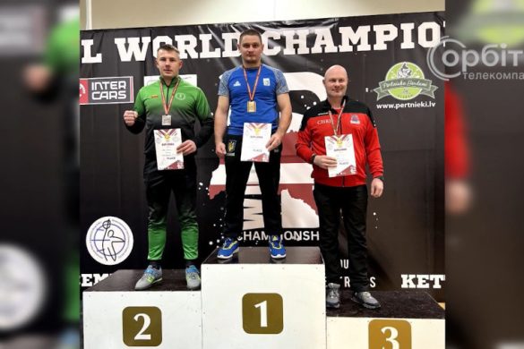 Леон Білицький на Чемпіонаті світу з гирьового спорту виборов три золоті медалі
