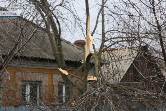 У Покровській громаді продовжують відновлювати електропостачання