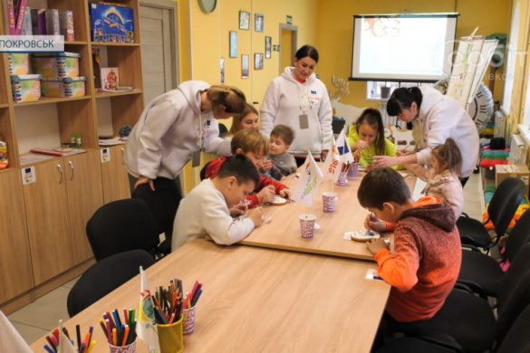 Майстерка у громадському просторі Покровська: розпис пряників та пізнавальний тренінг