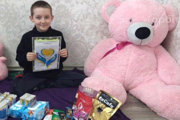 «Подаруємо тепло сердець». Гришинська шкільна родина зібрала теплі речі для військових