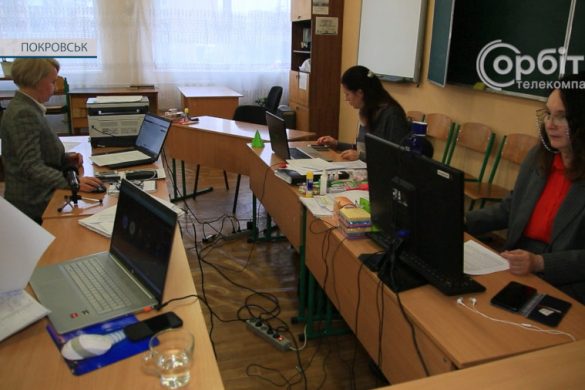 Покровські школярі взяли участь у першому етапі конкурсу-захисту МАН України
