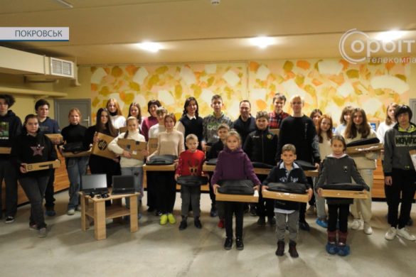 Новенькі ґаджети для якісного навчання. Покровська ТГ отримала 99 ноутбуків