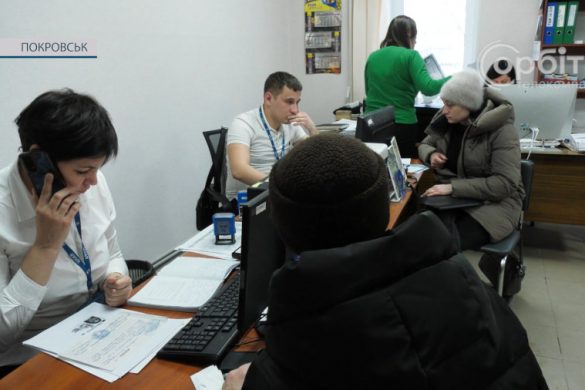За паспортами – до ЦНАПу. У Покровську відновлено ще одну послугу