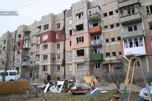 Новогродівці отримують будматеріали після обстрілу вночі 15 лютого