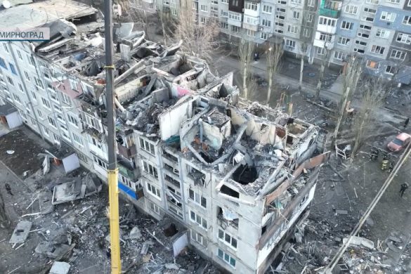 2 загиблих, 5 поранених. У ніч на 13 березня ворог влучив у багатоповерхівку у Мирнограді