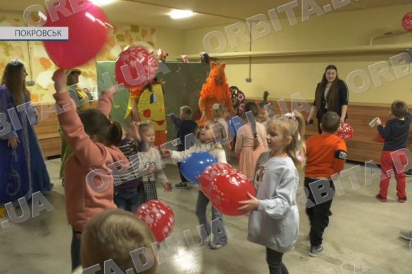 До Всесвітнього дня театру для дошкільнят Покровська влаштували яскравий захід