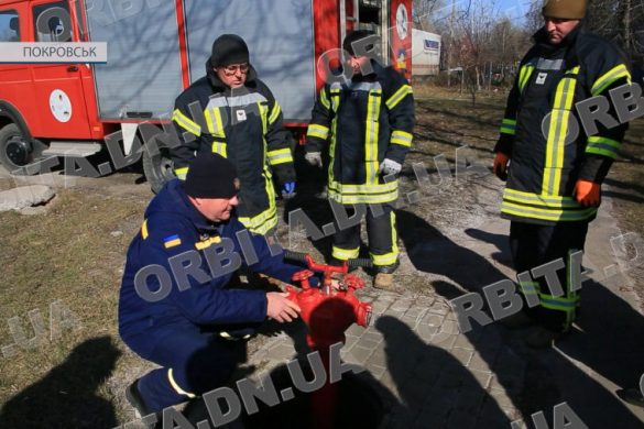 Покровські муніципали опанували тонкощі пожежно-рятувальної роботи