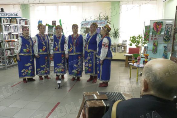 Попри війну колективи «Селяночка» та «Kalina Ukraine» продовжують дарувати людям радість