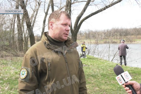 Якщо на рибалку, то тільки з берега і тільки на вудку. З 1 квітня діє нерестова заборона