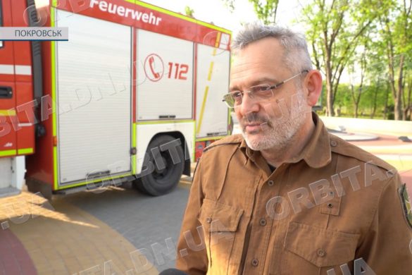 Благодійники подарували Покровській громаді пожежну машину