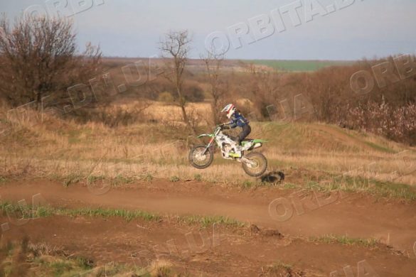 Цілеспрямовані та наполегливі: мотогонщики Валерія Доценка продовжують тренування