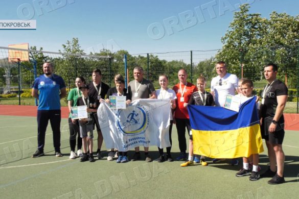 «Тато, мама, я - спортивна сімʼя». 4 родини з Покровська взяли участь в традиційному конкурсі