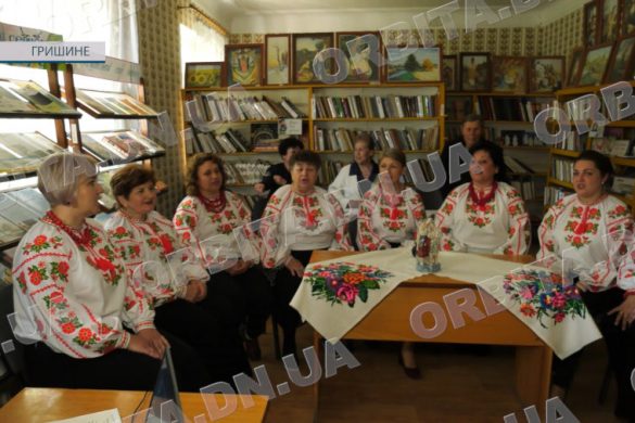 Учасниці Гришинського народного хорового колективу розповіли про українські обряди та звичаї