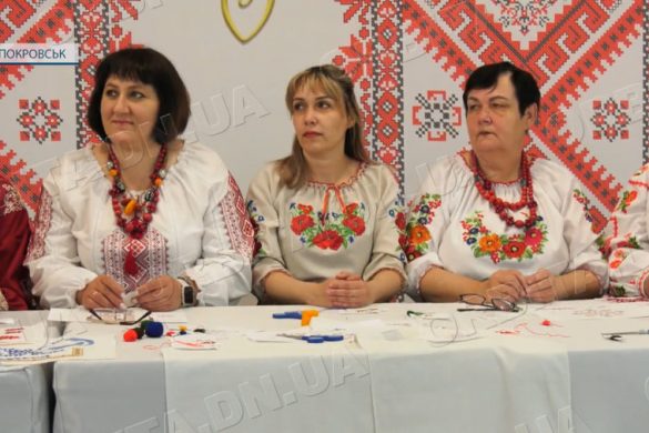 «Вишиваю волю - вишиваю долю». Покровчанки доєднались до обласної мистецької акції