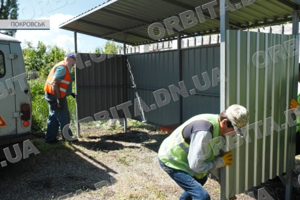 На прохання жителів у Покровську встановлено новий зупинковий павільйон