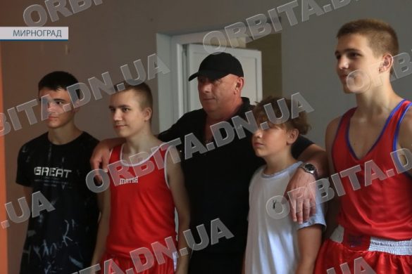 Мріють стати світовими чемпіонами: мирноградські боксери повернулись з турніру