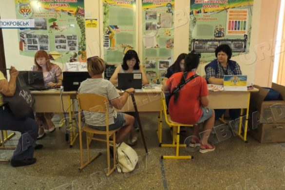 Дітям – іграшки, дорослим – фінансову підтримку. Триває евакуація мешканців Донеччини