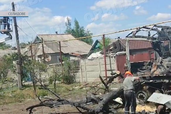 Пошкоджені приватні будинки, поранені діти. 23 червня по Селидовому ворог вдарив авіабомбами