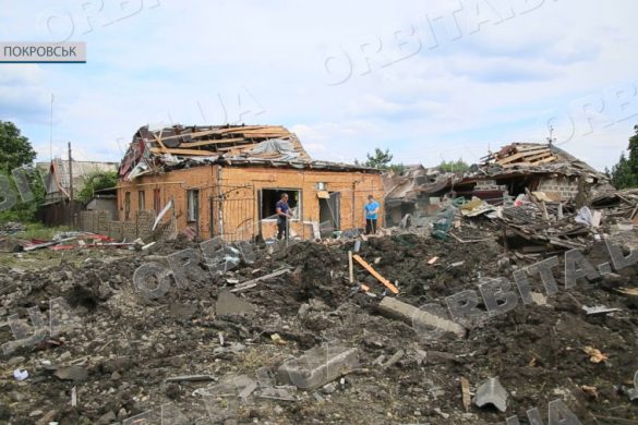 Вбивчий подвійний удар по Покровську: загинули люди, десятки поранених