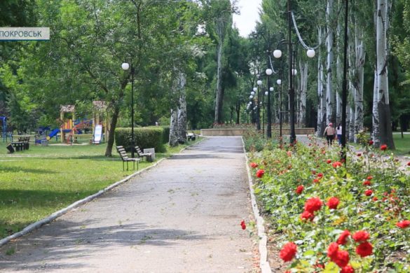 Парк, крамниці і кав’ярні. Яке воно, життя у селищі Динзаводу?